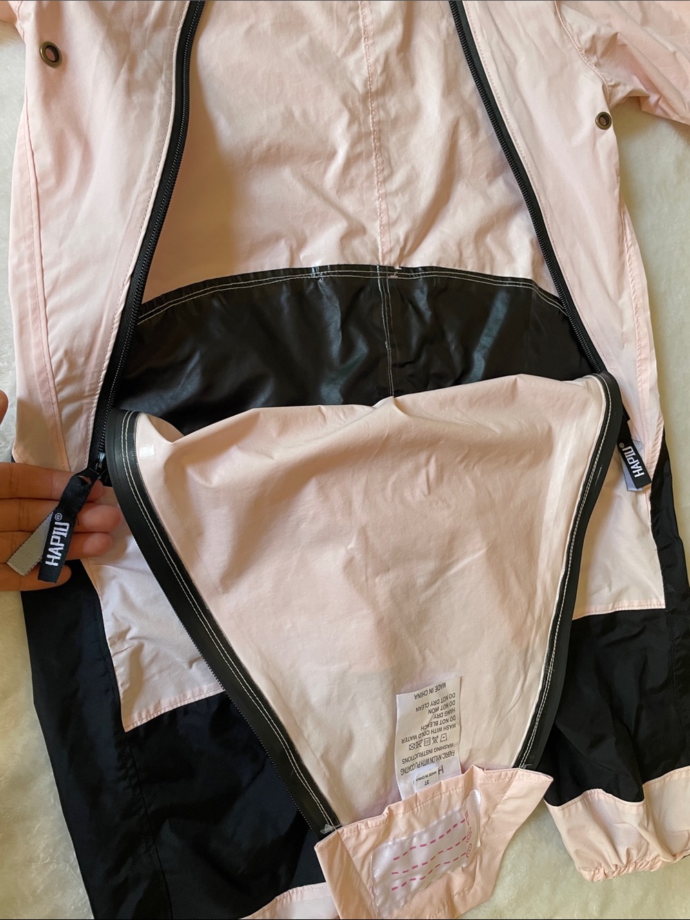 Hapiu size: 3T one-piece rain suit  waterproof light pink and black - Picture 5 of 9